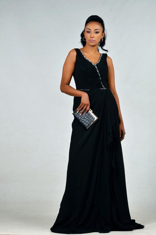 Black-ruched-maxi-dress - View 1